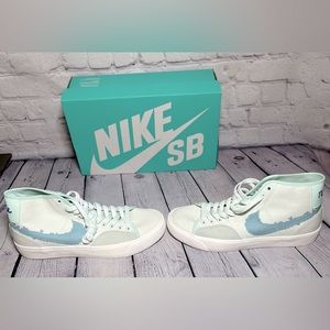 NIB! NIKE SB Blazer Court Mid Premium Barely Green/Boarder Blue. W 7.5 M 6